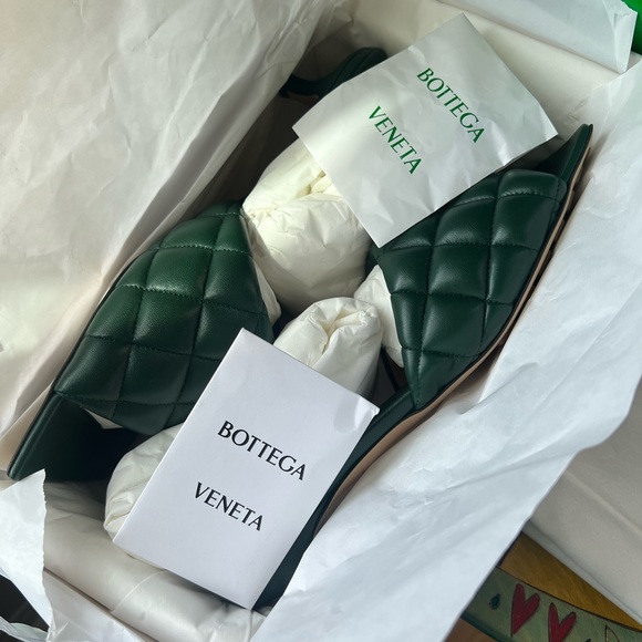 SOLD🤍🌸 FINAL SALE💚no offers BOTTEGA VENETA pibe green padded sandals 🌸 - Picture 12 of 13